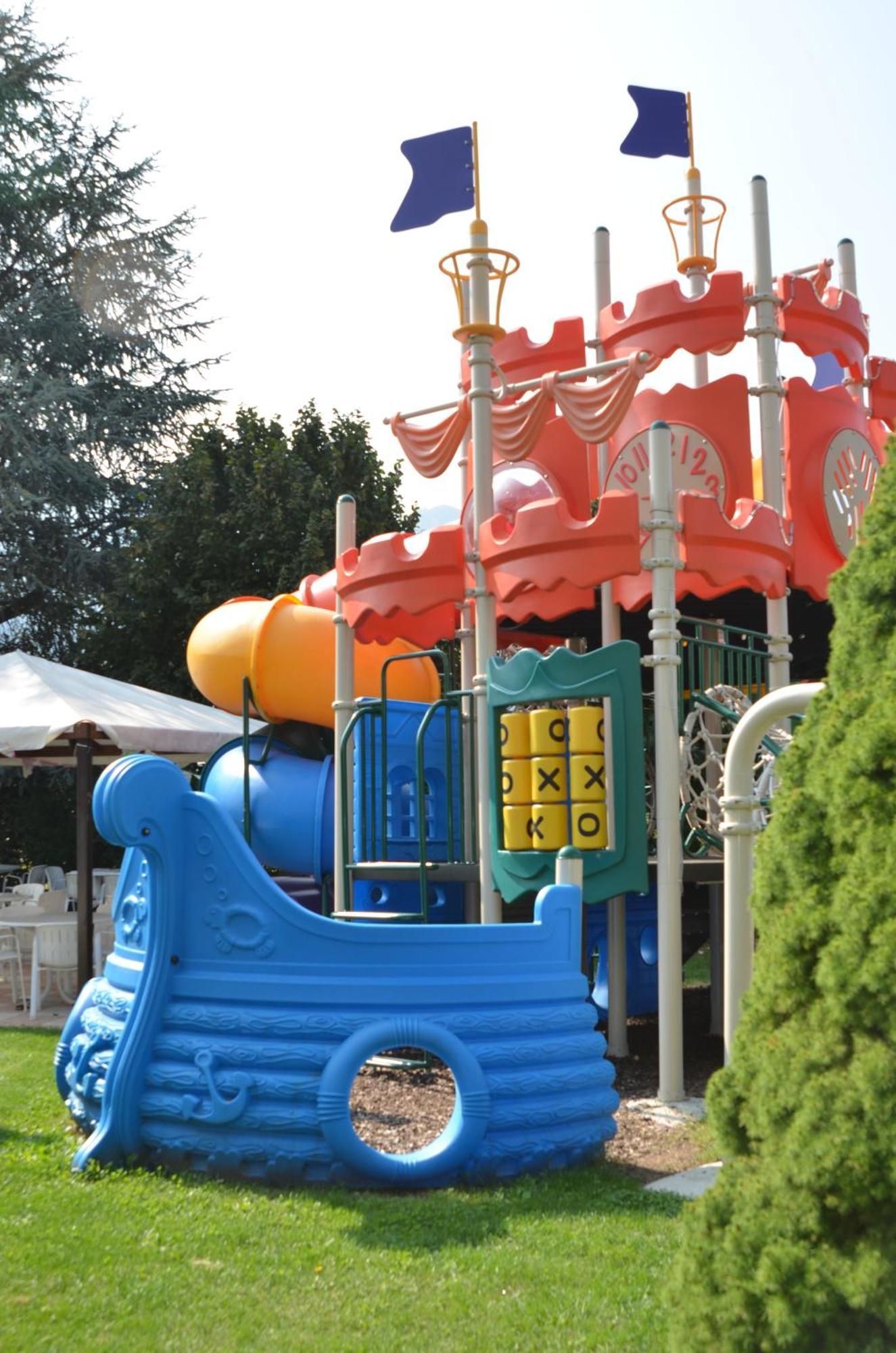 Family Hotel Primavera Levico Terme Kültér fotó
